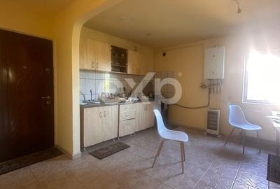 Apartament cu 3 camere decomandat, mobilat în Păcii
