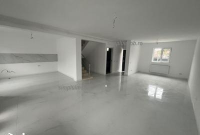 Casă cu 4 camere cu Canalizare în Central - 8