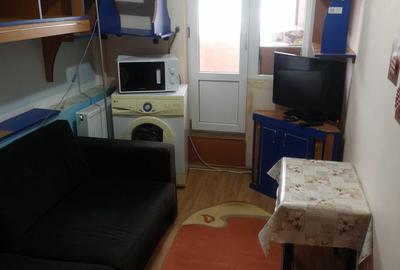 Garsonieră decomandată în Micro 19