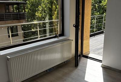 Apartament cu 2 camere semidecomandat în Roșu