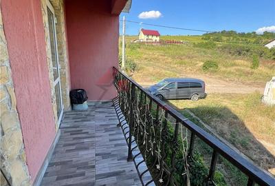 Casă cu 4 camere cu Teren 684 Mp în Dumești - 10