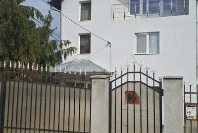 Casă cu 5 camere cu Teren 219 Mp în Moșoaia