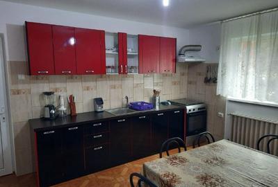 Casă cu 5 camere cu Teren 1000 Mp în Tomșani - 7
