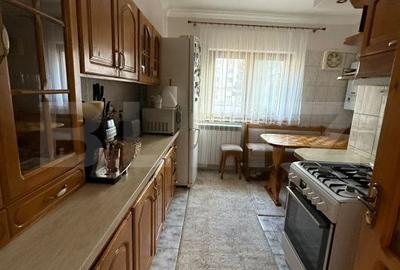 Apartament cu 4 camere în Burdujeni