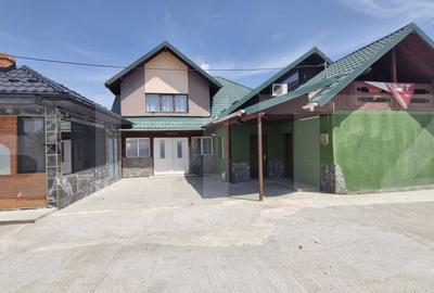 Casă cu 7 camere cu Teren 700 Mp în Gura Foii - 4