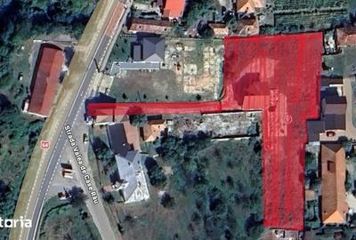 Casă cu 6 camere cu Teren 3329 Mp în Central