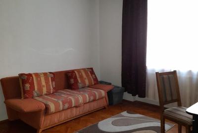 Apartament cu 3 camere decomandat în Exterior Vest