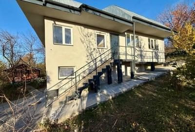Casă individuală cu 4 camere în Central - 1