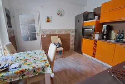 Casă individuală cu 4 camere cu Canalizare în Central - 9