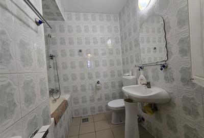 Casă cu 7 camere cu Canalizare în 1 Mai - 5