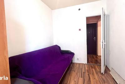 Apartament cu 3 camere semidecomandat în Florilor
