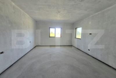 Casă cu 5 camere cu Teren 550 Mp în Săcueni