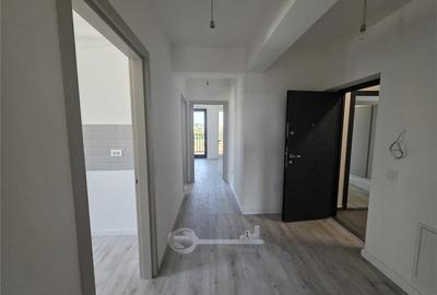 Apartament cu 2 camere decomandat în Aeroport