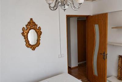 Apartament cu 3 camere decomandat în Bd. Independenței