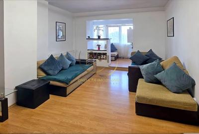 Apartament cu 3 camere decomandat în Central