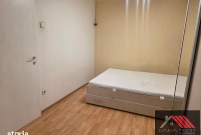 Apartament cu 3 camere semidecomandat, mobilat în Circumvalațiunii - 1