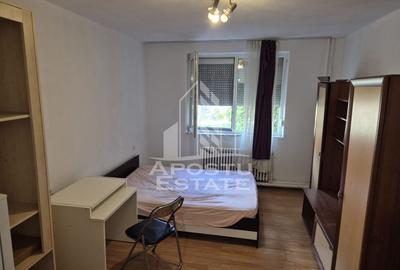 Garsonieră decomandată în Complex Studențesc