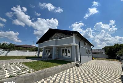 Casă cu 4 camere în Central