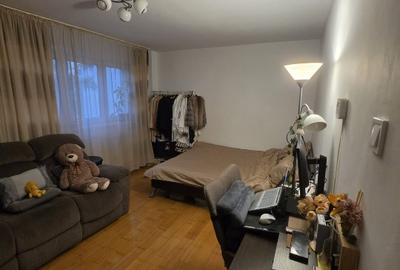 Apartament cu 3 camere decomandat în Titan