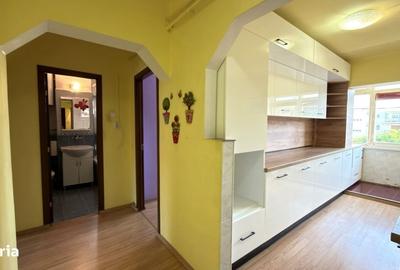 Apartament cu 2 camere decomandat în Central
