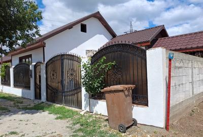 Casă individuală cu 3 camere cu Canalizare în Est - 1