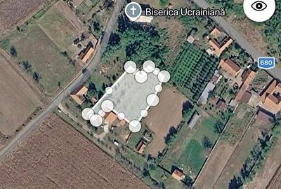 Teren de 3000 mp, în Criciova