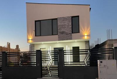 Casă cu 4 camere în Central