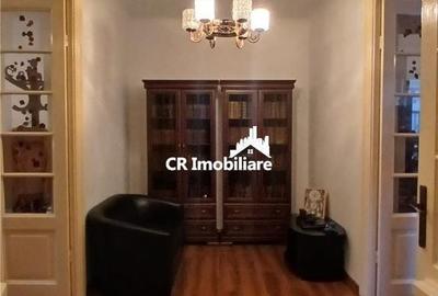Apartament cu 3 camere semidecomandat în Iancului