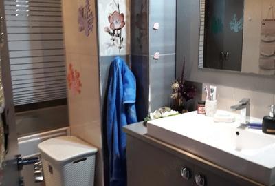 Apartament cu 3 camere decomandat în Central - 1