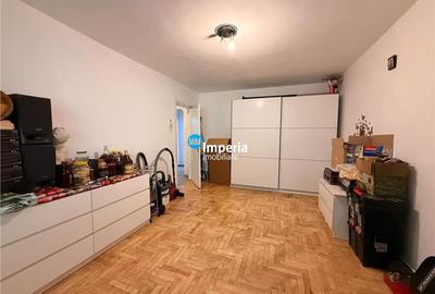 Apartament cu 3 camere decomandat în Galata