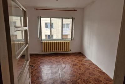 Garsonieră decomandată în Central - 5