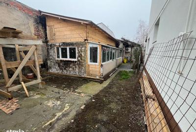 Casă cu 4 camere în Chitila