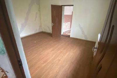 Casă cu 4 camere decomandat în Central - 9