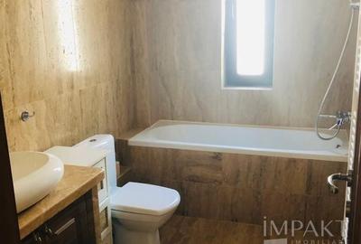 Apartament cu 4 camere semidecomandat în Central