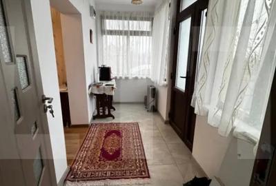 Casă cu 2 camere cu Teren 2930 Mp în Central