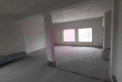 Casă cu Teren 433 Mp în 1 Decembrie