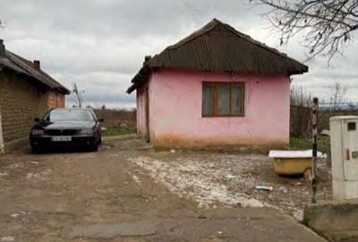 Casă cu 1 camere cu Teren 540 Mp în Apa - 2
