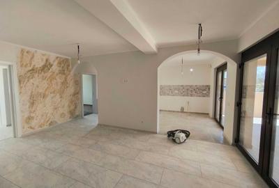 Casă cu 3 camere în Central