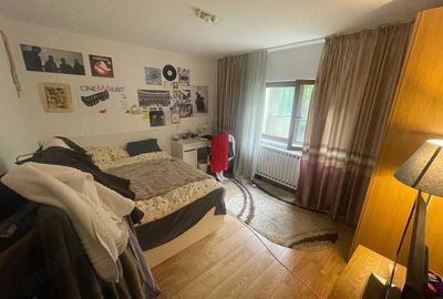Apartament cu 4 camere decomandat, mobilat în 13 Septembrie