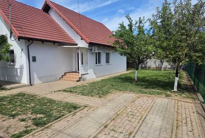 Casă cu 4 camere decomandat în Dumbrăvița - 2