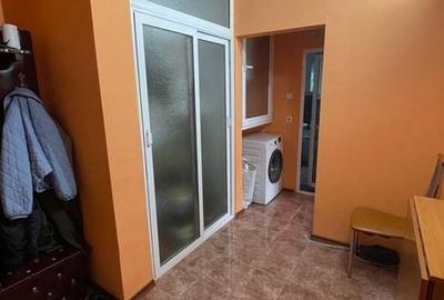 Apartament cu 2 camere decomandat în Micro 16 - 2