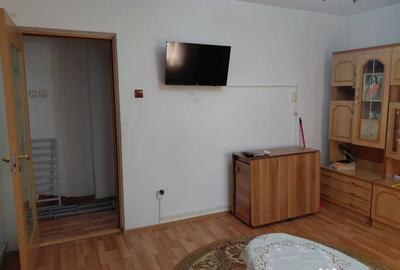 Apartament cu 2 camere decomandat în Micro 19