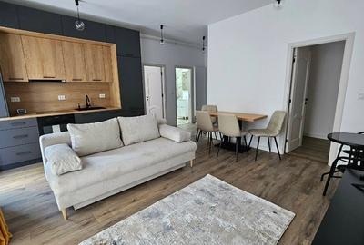 Apartament cu 2 camere decomandat, mobilat în Central