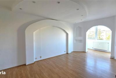 Apartament cu 2 camere decomandat în Triaj