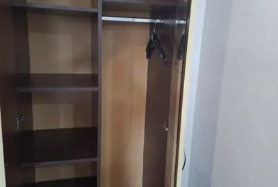 Garsonieră în Titan