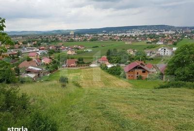 Teren de 2834 mp, în Central