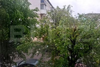 Apartament cu 3 camere decomandat în Micro 6 - 3