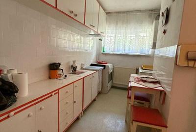 Apartament cu 2 camere decomandat în Cornișa - 3