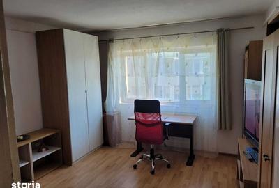 Garsonieră decomandată în Central