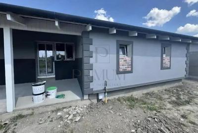 Casă individuală cu 4 camere cu Canalizare în Sânmihaiu Român - 2